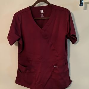 🧑‍⚕️😷NWOT Medium Burgundy Scrub Top